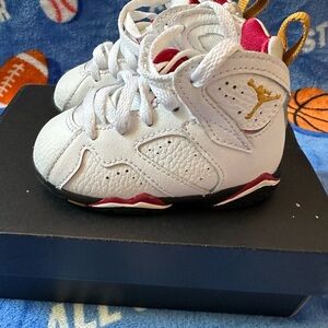Nike Air Jordan Toddler White/Gold Sneaker